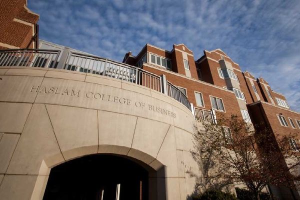 UT Haslam College ranks first and second for graduate and undergrad supply chain programming