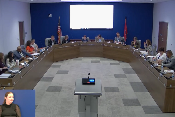 Knox County school board approves AI guidelines, hears public comments on ‘outing’ LGBTQ students