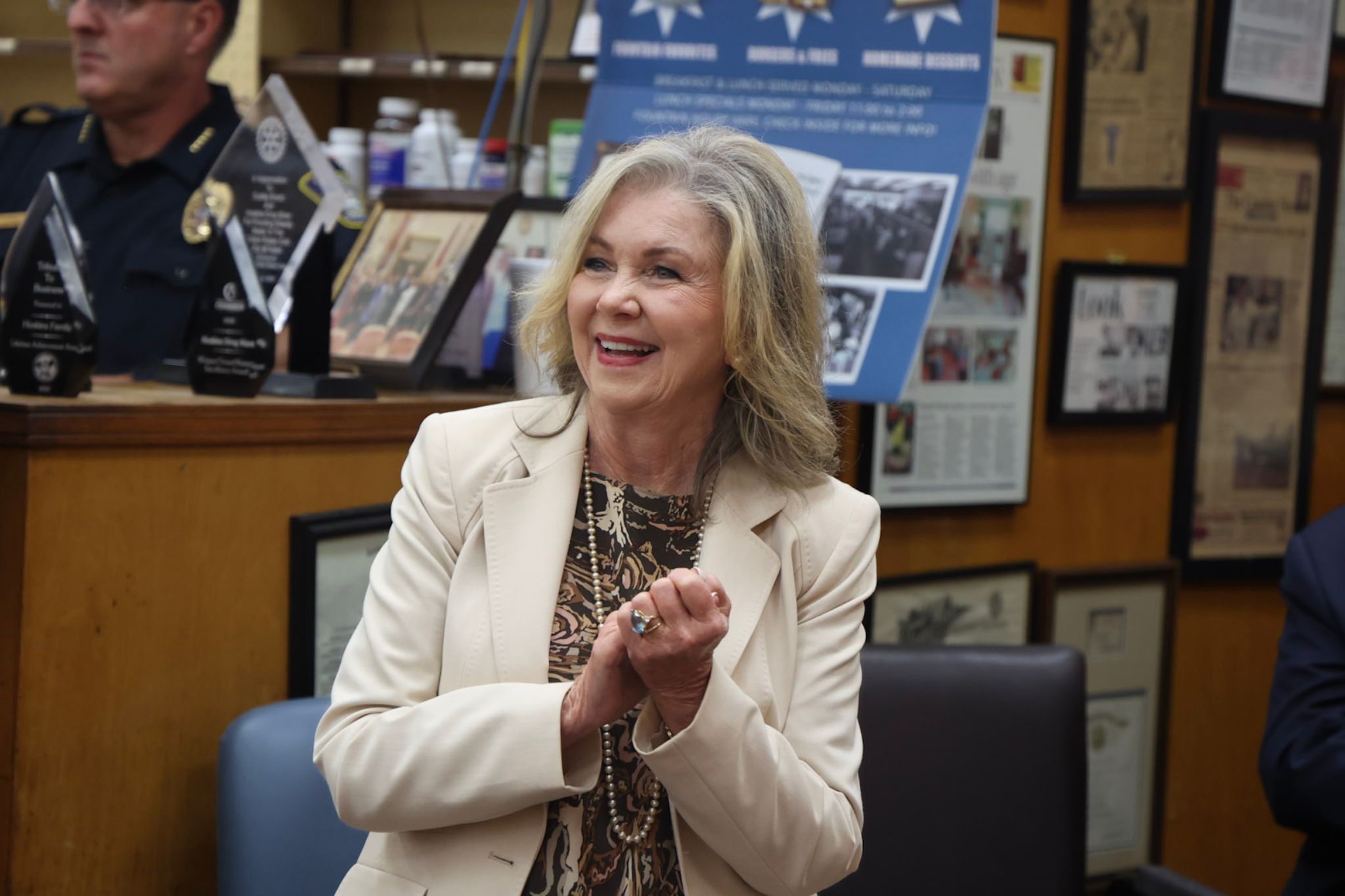 Marsha Blackburn Proposes Expanding State Law With “Bell-to-Bell” Cell Phone Ban