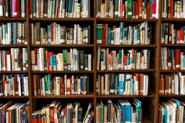 Knox County school board votes to revise book ban policies