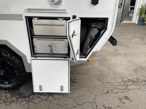 2018 Mountain Trail Campers CXV 3.7 photo 22