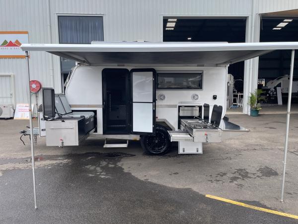 2018 Mountain Trail Campers CXV 3.7 photo 16