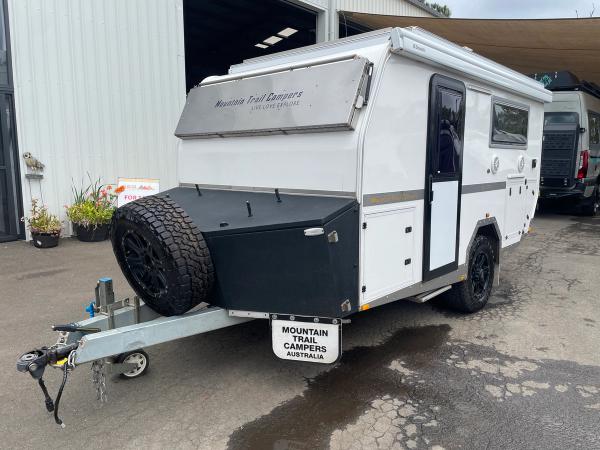 2018 Mountain Trail Campers CXV 3.7 photo 6