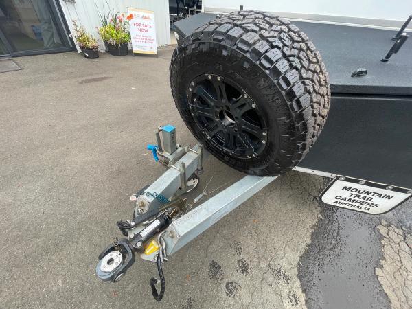 2018 Mountain Trail Campers CXV 3.7 photo 7