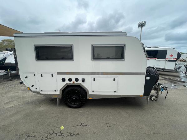 2018 Mountain Trail Campers CXV 3.7 photo 4