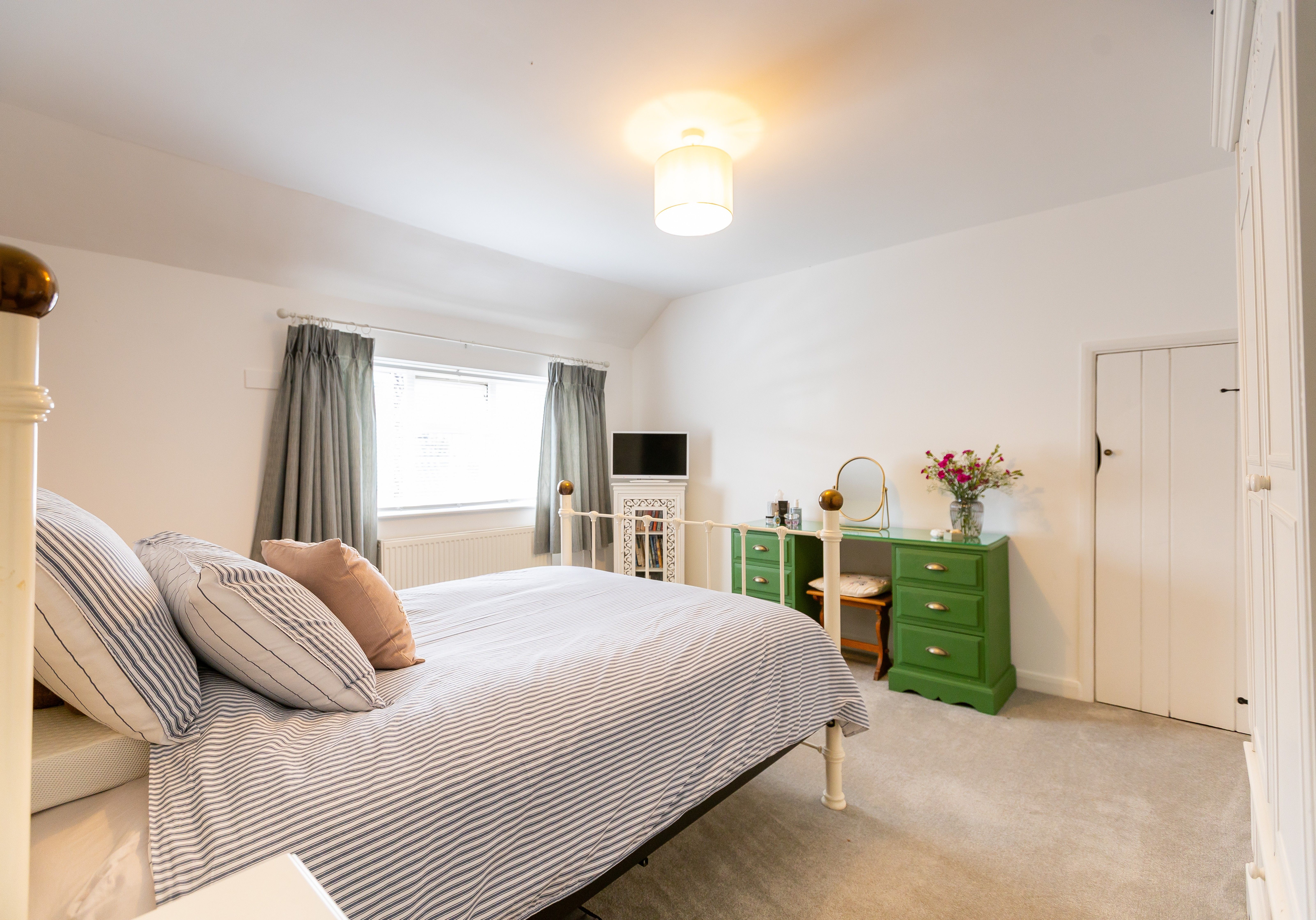 Patch Cottage, Lower Somersham - £248,000 UNDER OFFER