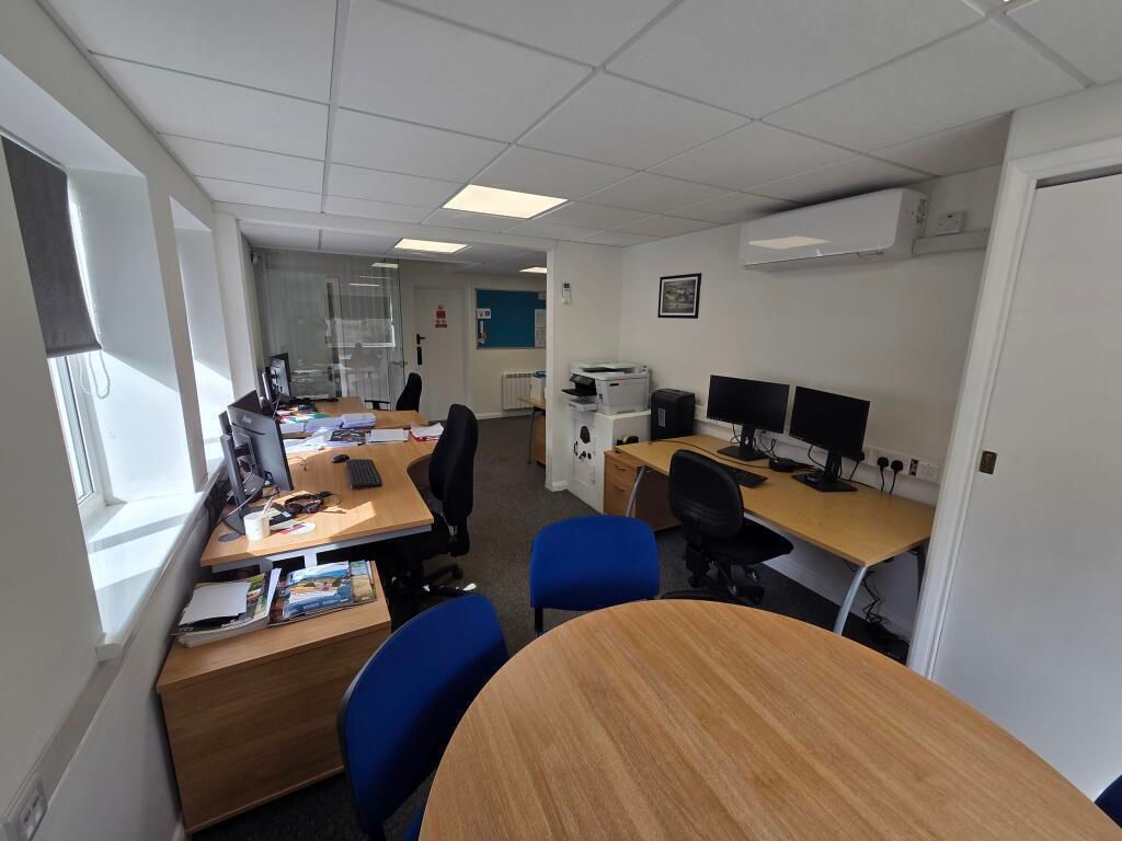 Open Plan Office Space 400sqft - Mersham, Kent