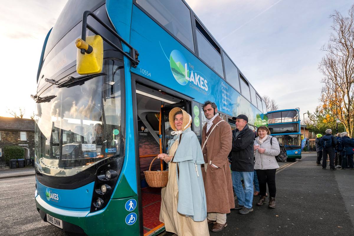 Dorothy and Willian getting on the Stagecoach 555 bus