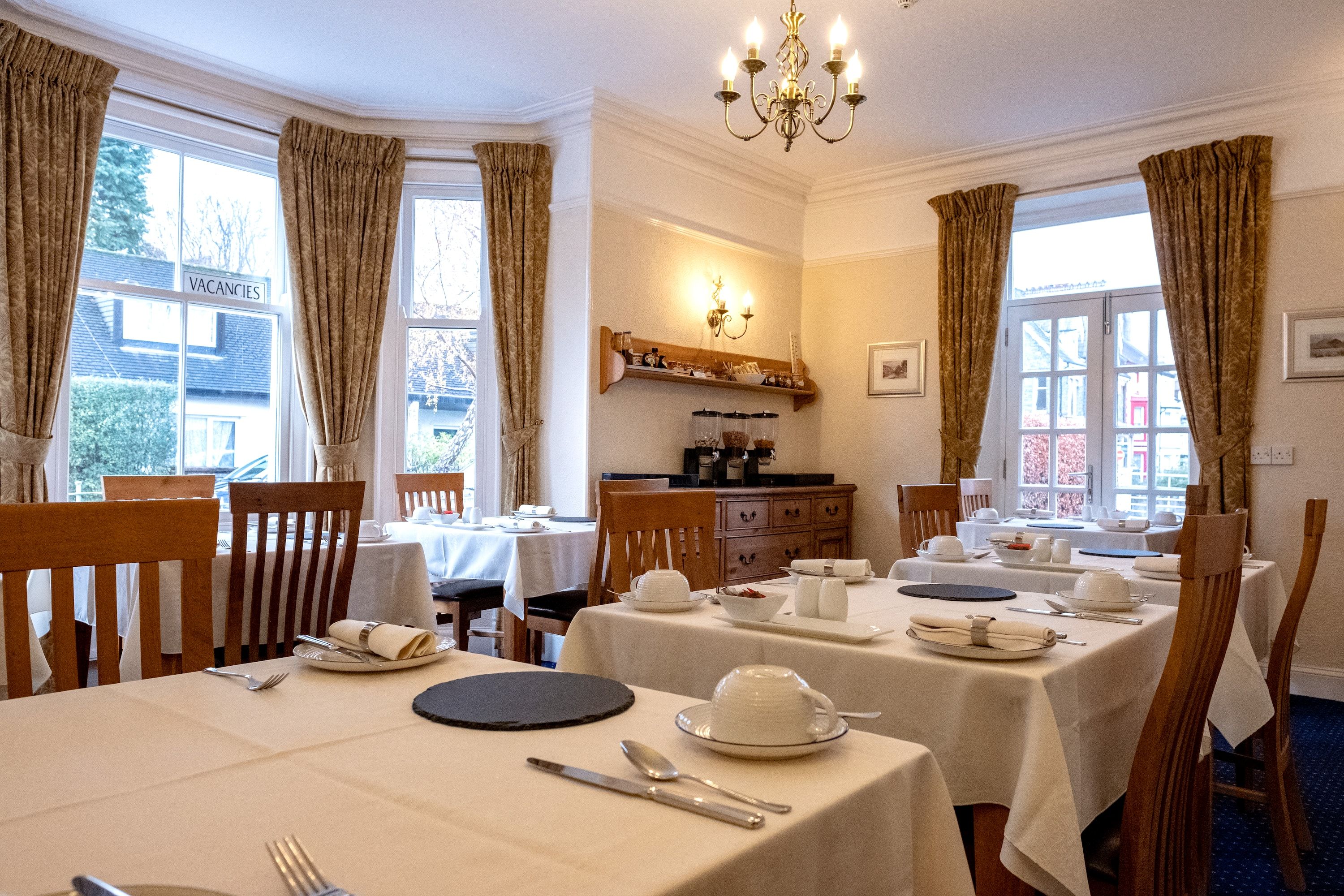 Dining room in a bed and breakfast