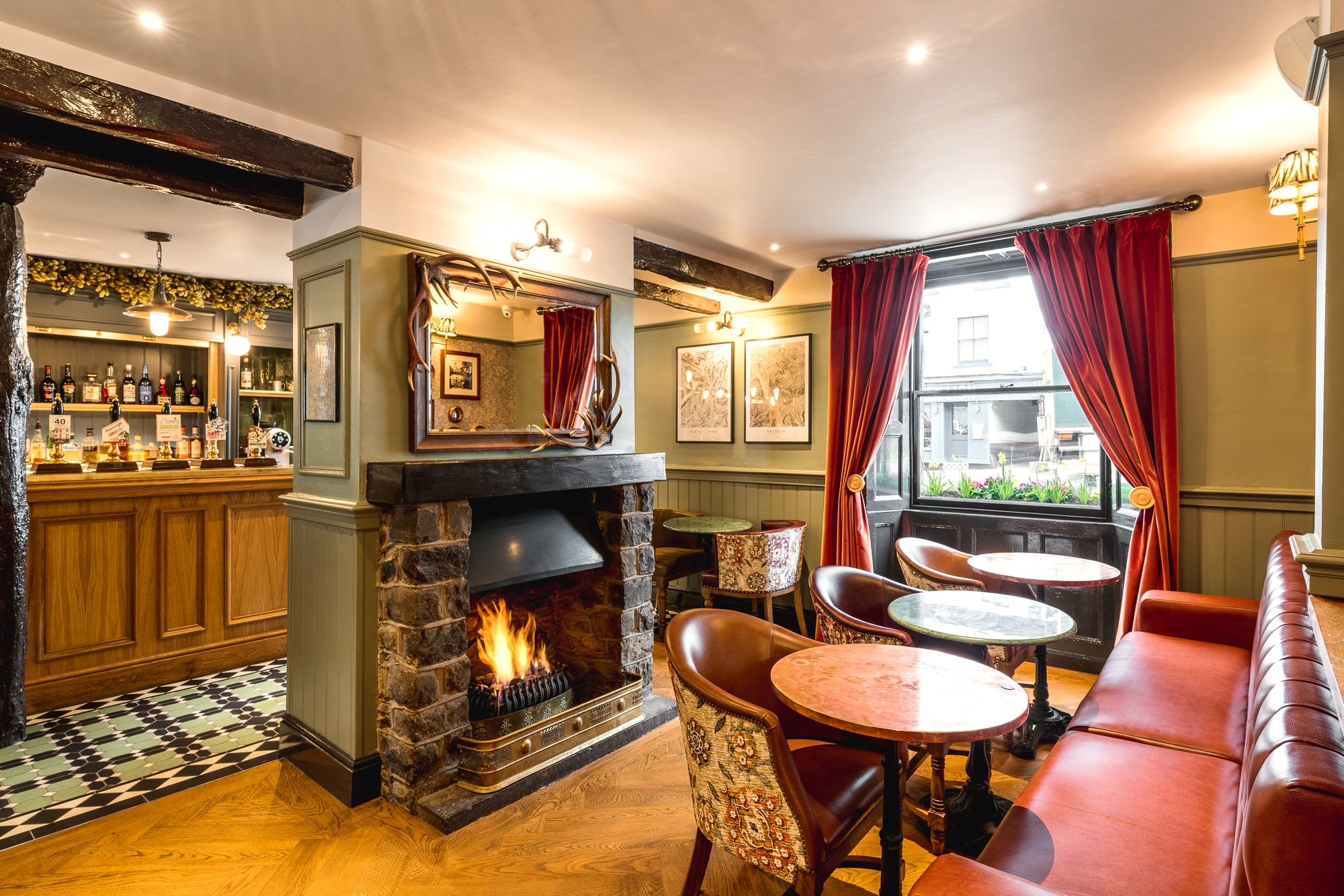 Kings Arms bar area