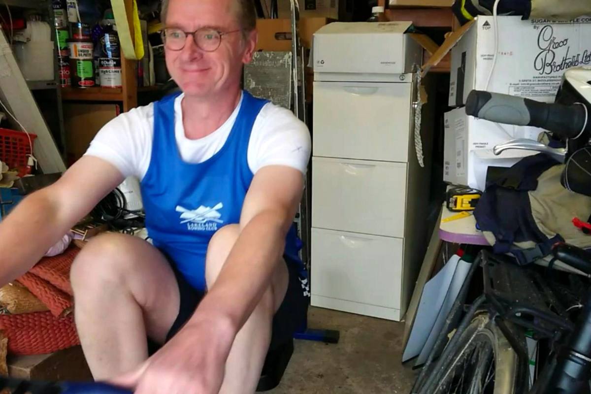 Stefan Escreet rowing.
