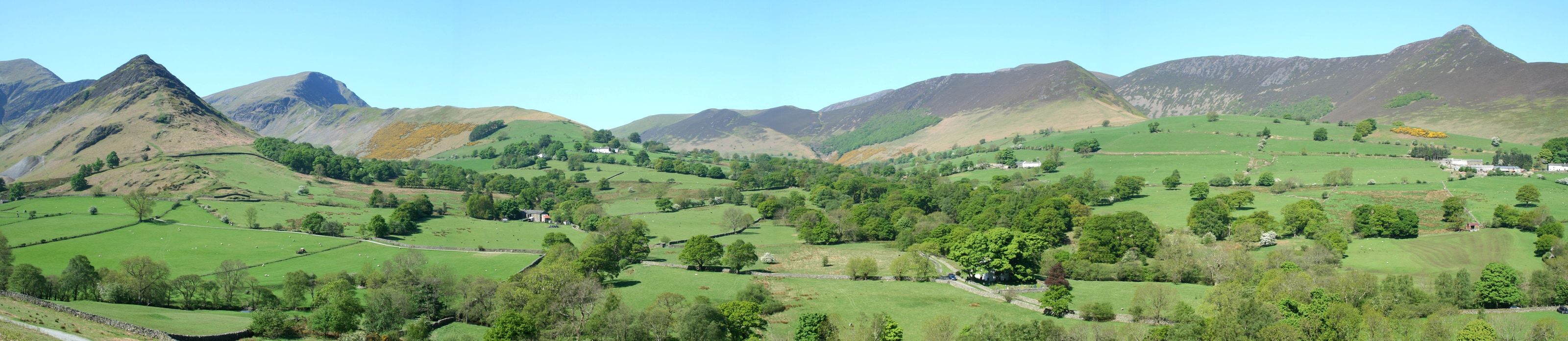 The full ring of fells around the Newlands valley seen from the valley floor