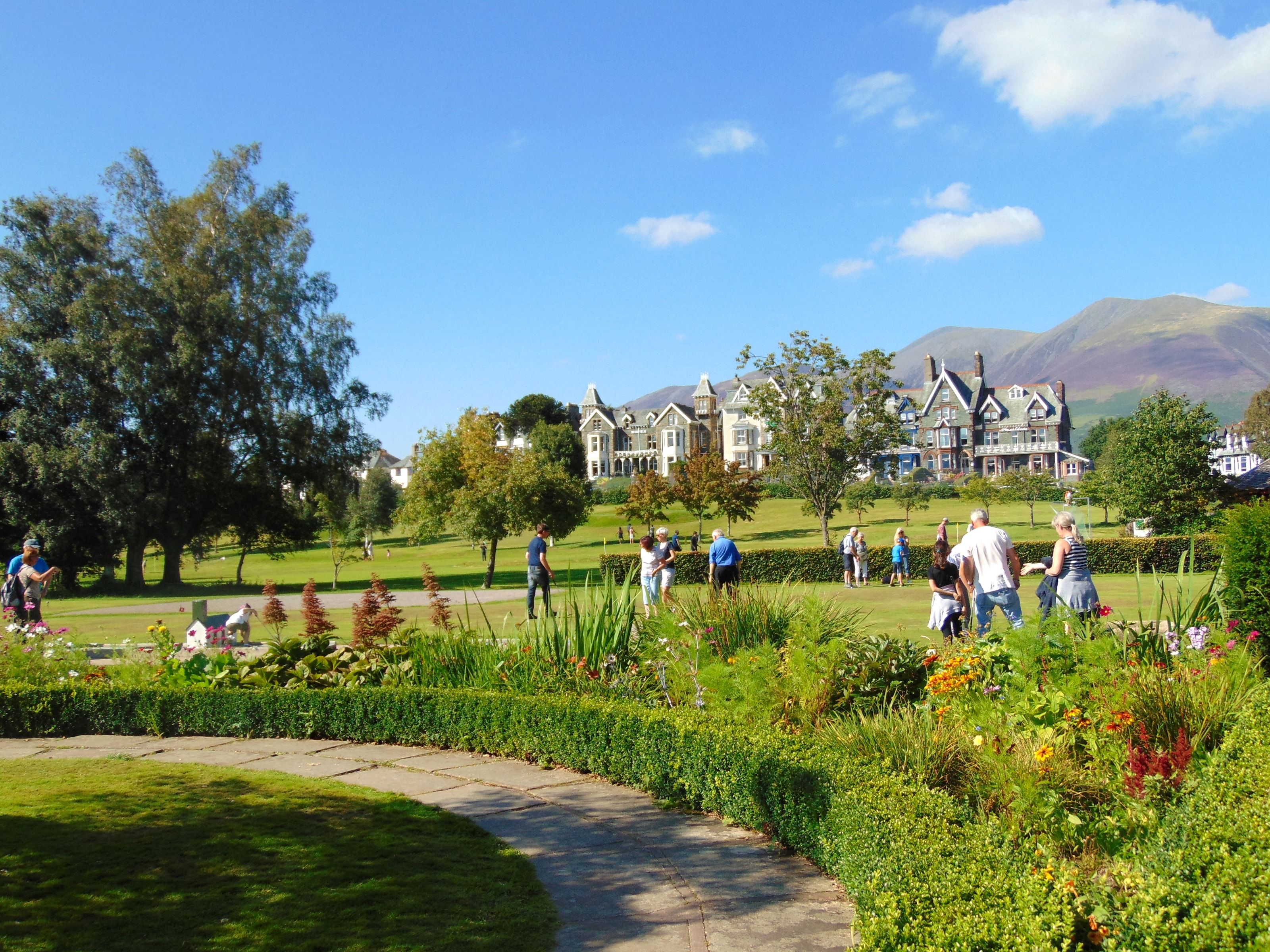 Crazy golf in Hope Park