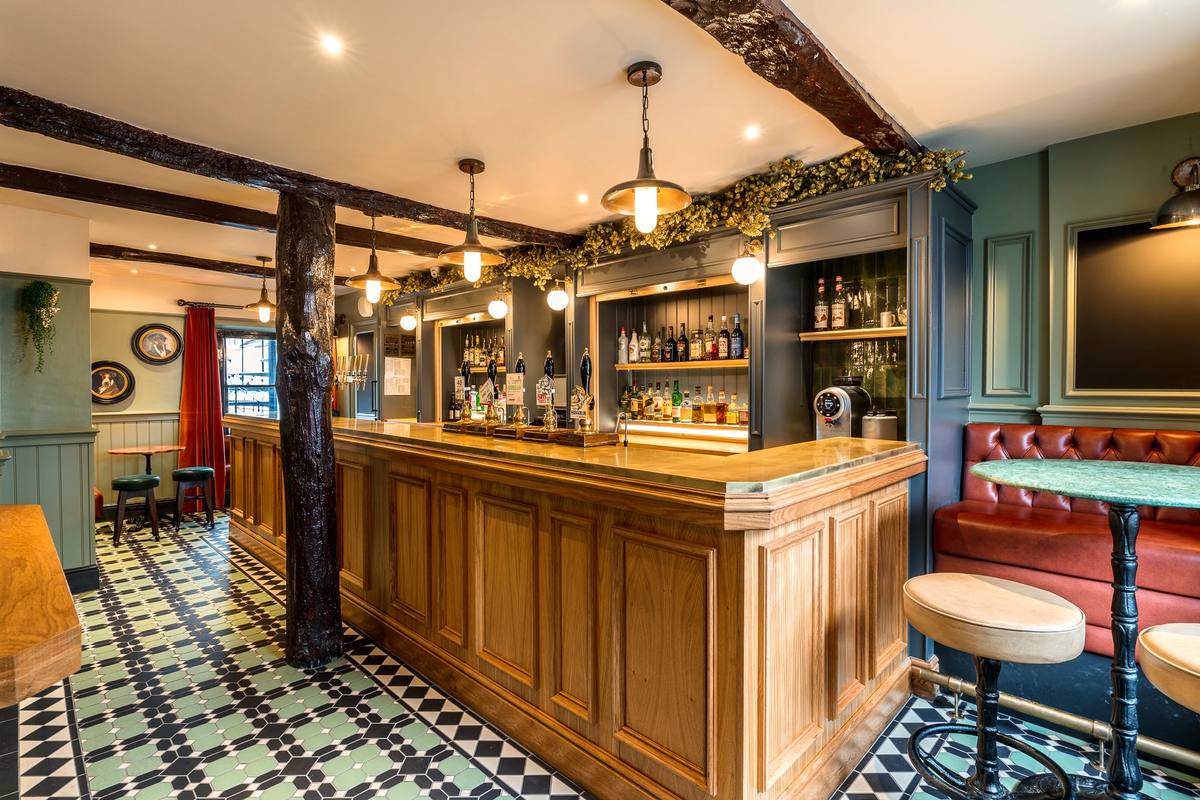 Kings Arms bar
