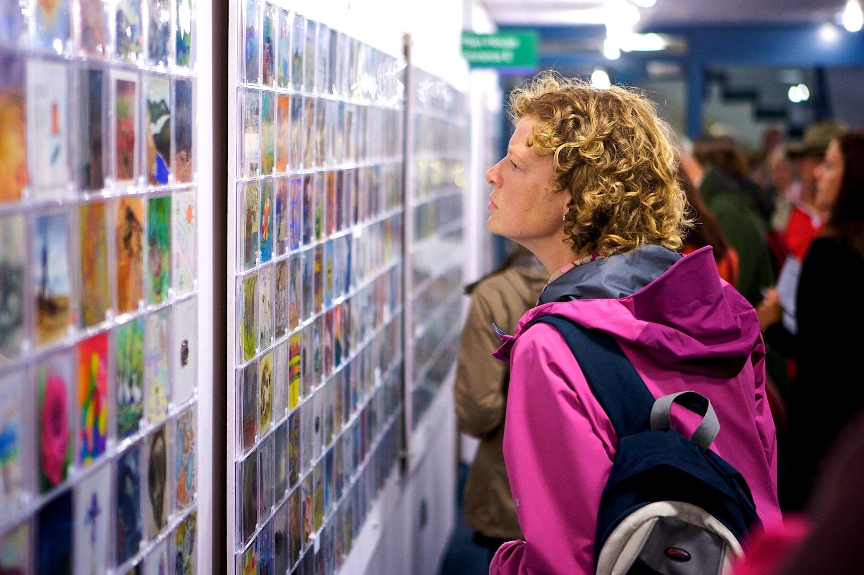 Art lover scrutinising Anon in 2009