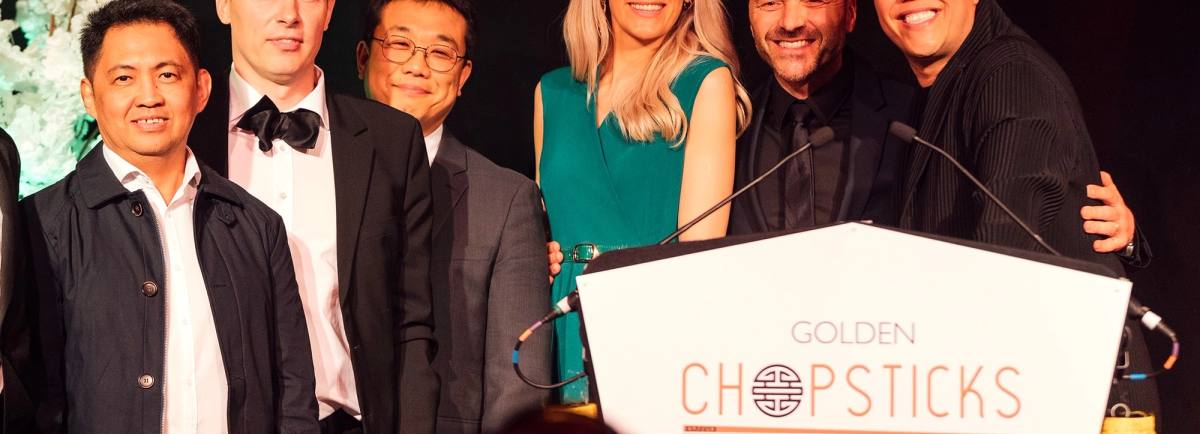 The Mizu Pan-Asian team at the 2019 Golden Chopsticks Award Ceremony along with KyungTae Kweon, Managing Director of H-Mart Supermarket, Simon Rimmer & Gok Wan.