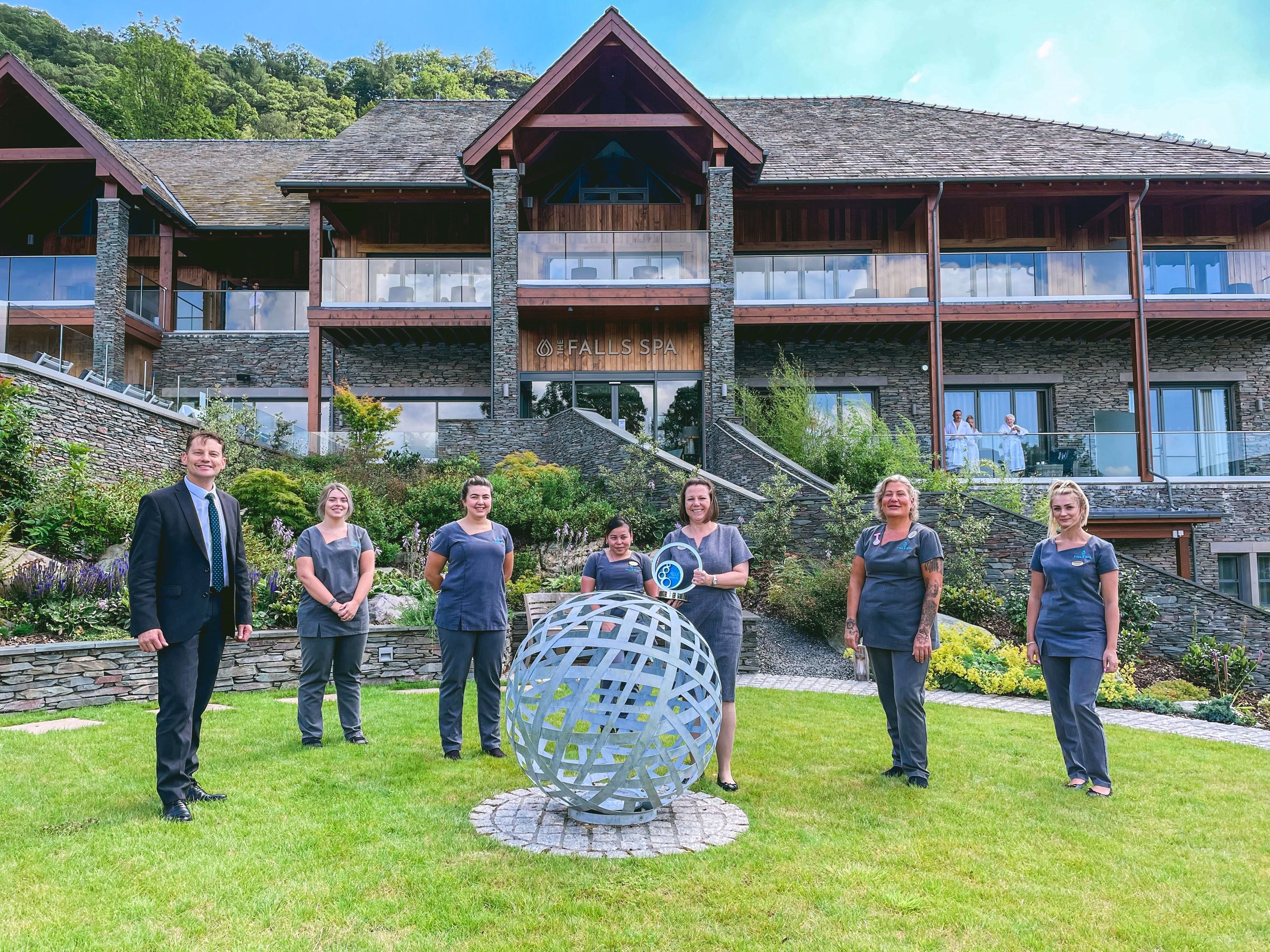 General Manager Marcell Cilliers, Spa Manager Davina Hassell and The Falls Spa team with Good Spa Guide award