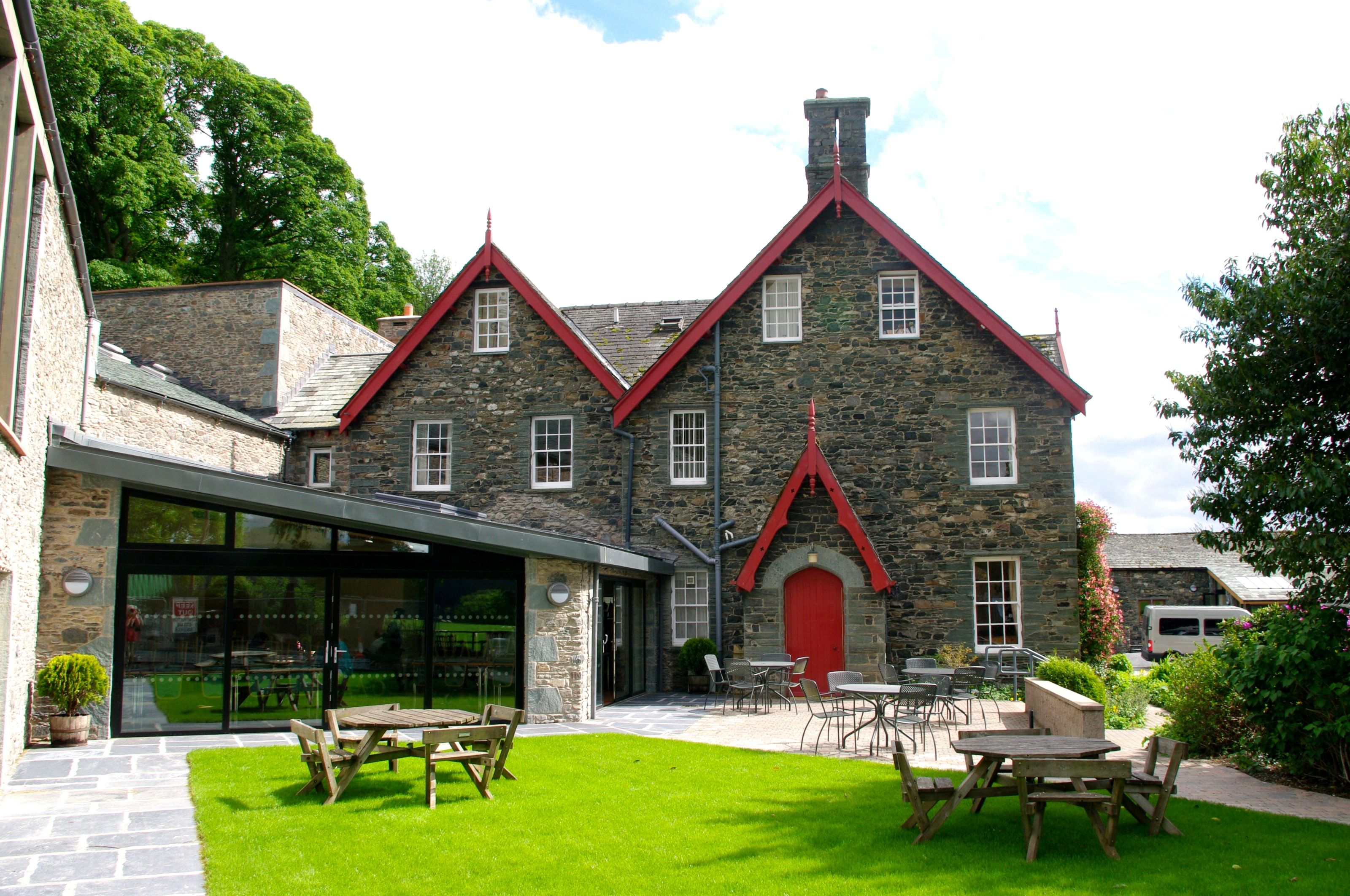 Exterior image of the Calvert Lakes centre