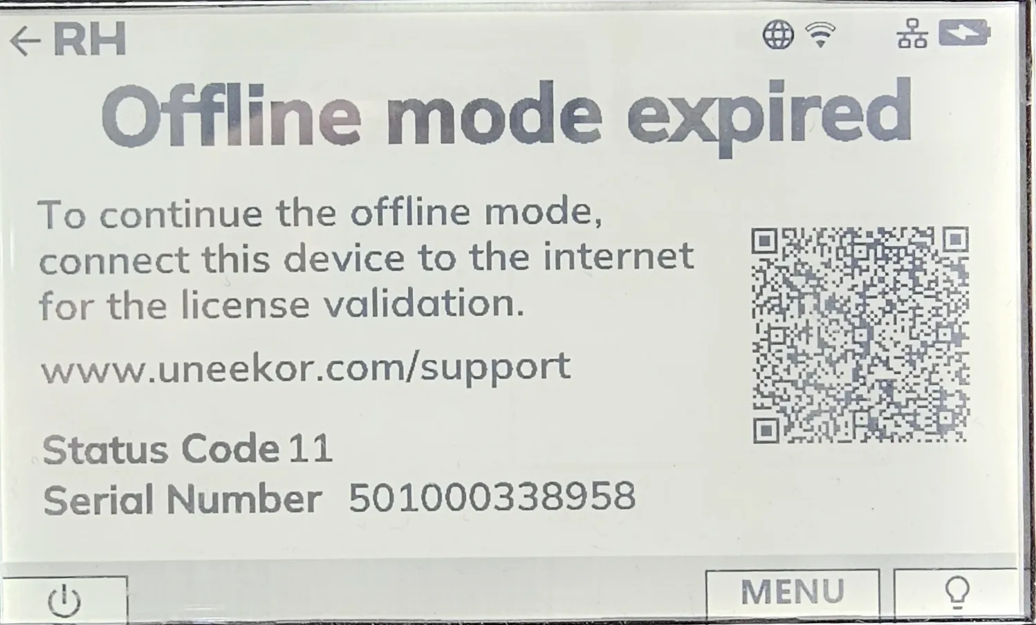 A device screen showing "Offline mode expired" and instructions to connect to the internet for license validation, along with a QR code, support URL uneekor.com/support, Status Code 11, and Serial Number 501000338958.
