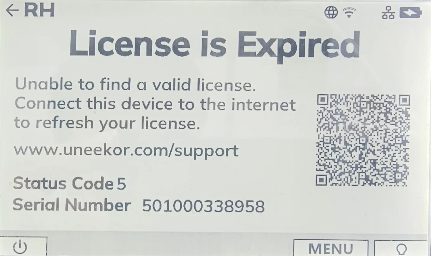 Screen displaying an "License is Expired" error message with instructions to refresh the license online, a QR code, status code, and serial number.