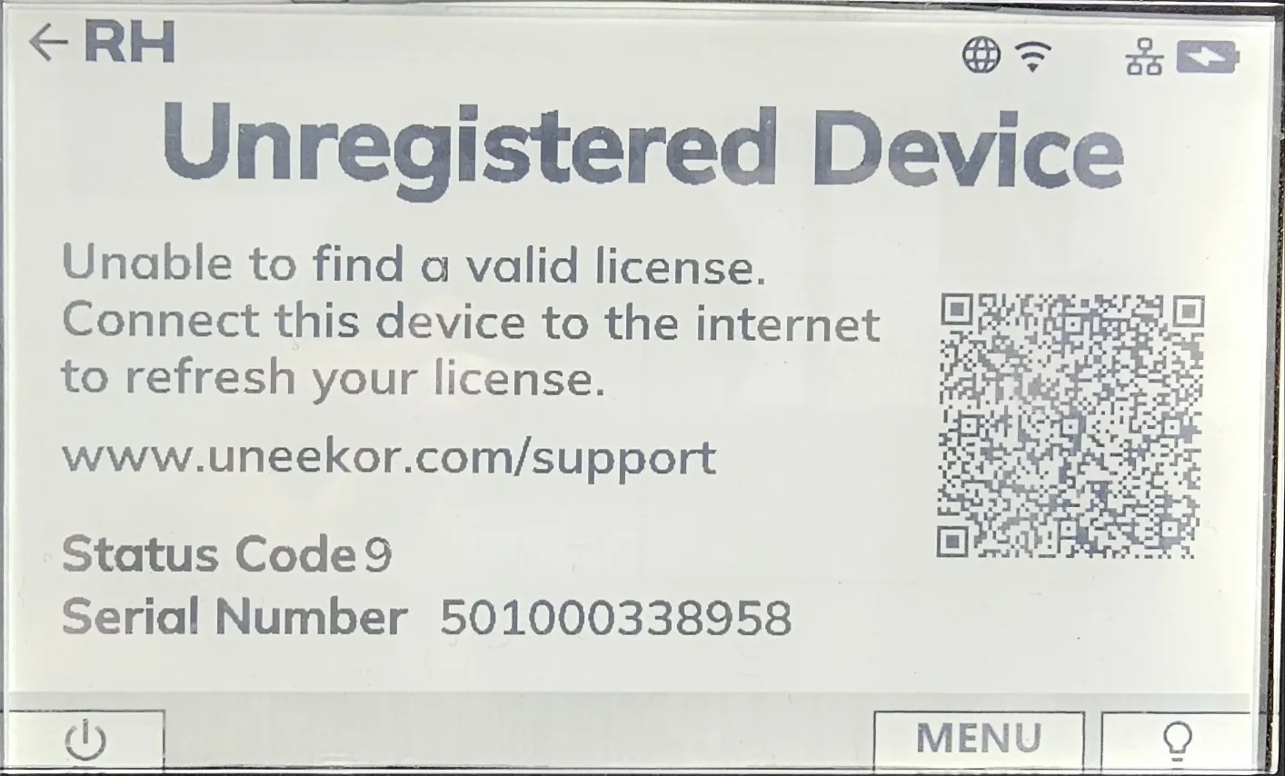 Screen displaying "Unregistered Device" with instructions to connect to the internet to refresh its license, a QR code, and serial number 501000338958.