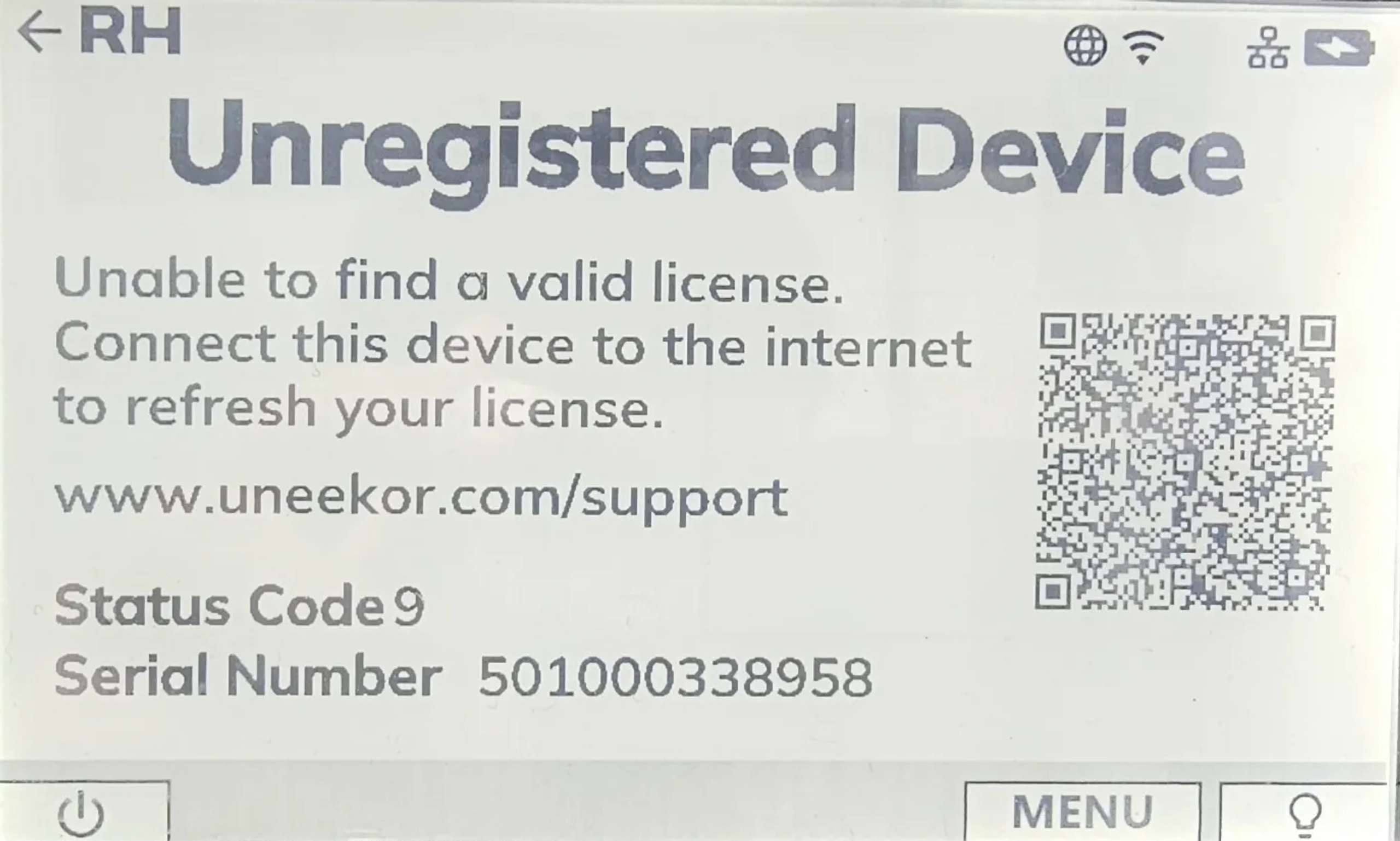 Screen displaying "Unregistered Device" with instructions to connect to the internet to refresh its license, a QR code, and serial number 501000338958.