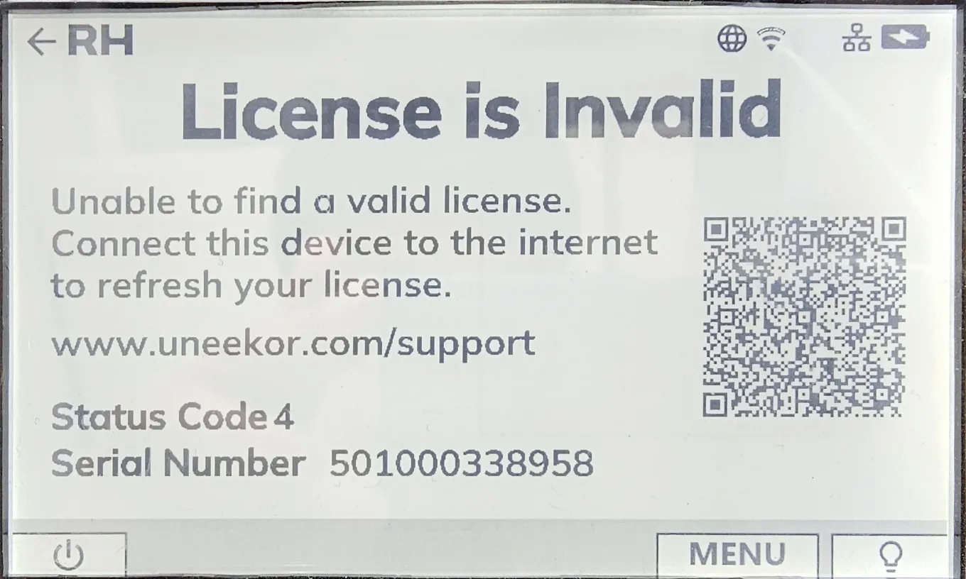 A device screen shows a "License is Invalid" error, stating "Unable to find a valid license. Connect this device to the internet to refresh your license." It includes a QR code, support URL, status code, and serial number.