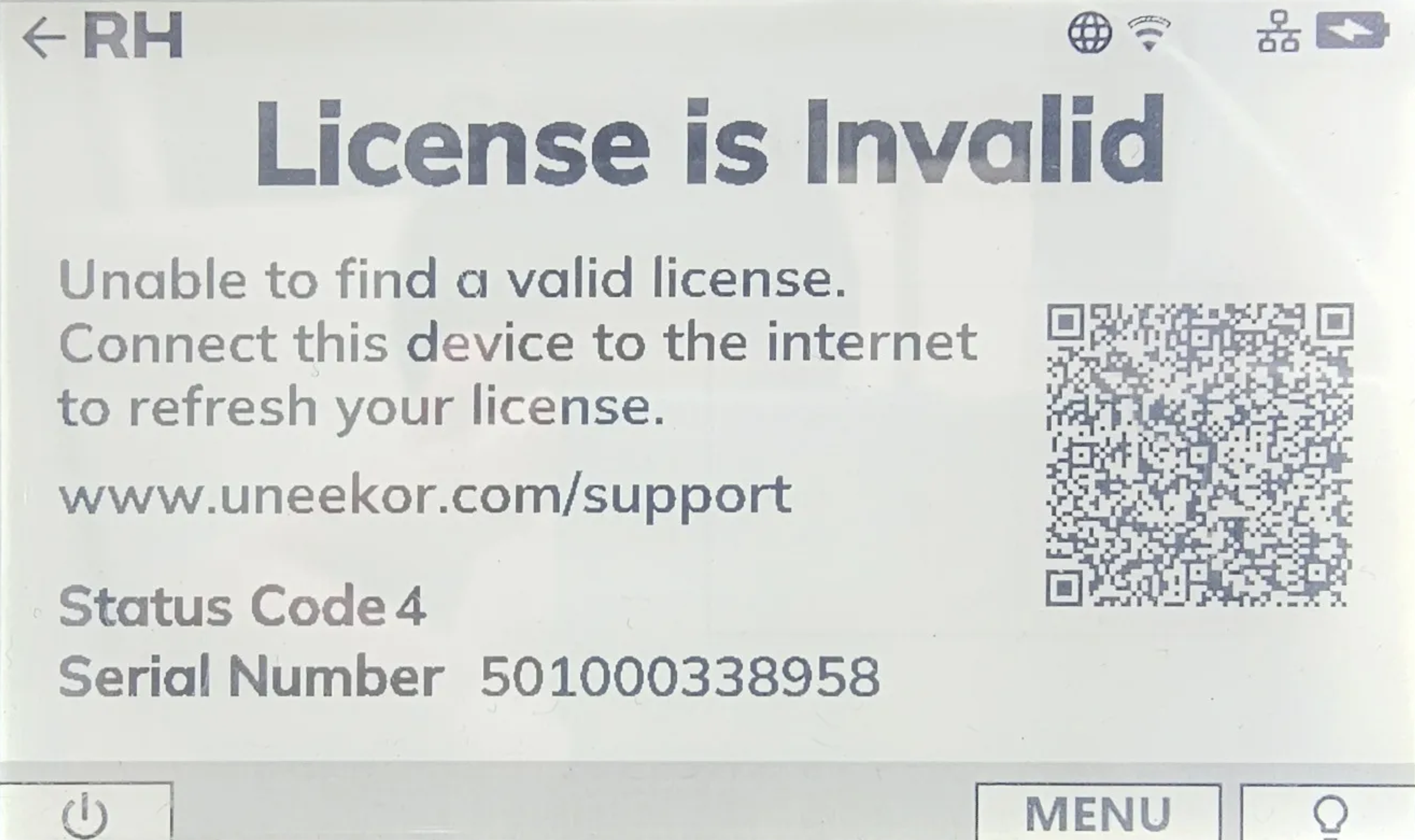 A device screen shows a "License is Invalid" error, stating "Unable to find a valid license. Connect this device to the internet to refresh your license." It includes a QR code, support URL, status code, and serial number.