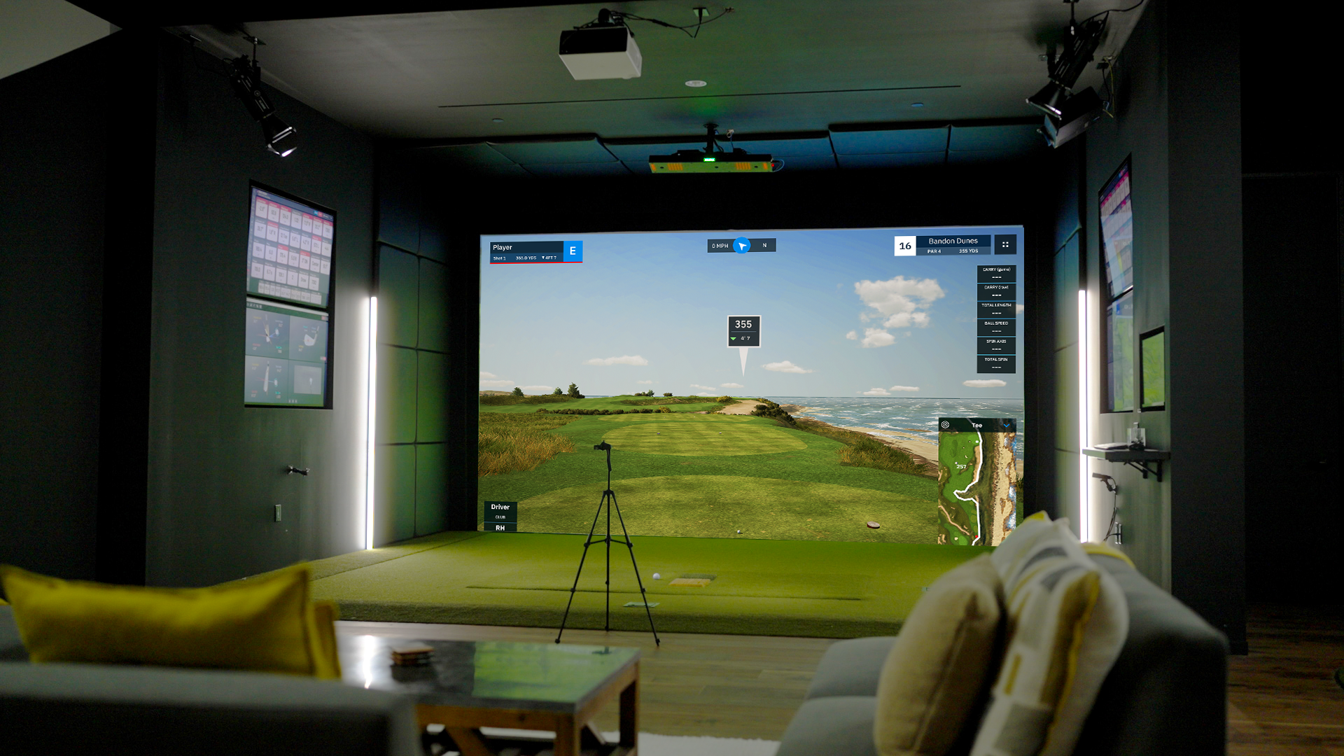 Uneekor Green Room with EYE XO2 Launch Monitor Golf Simulator
