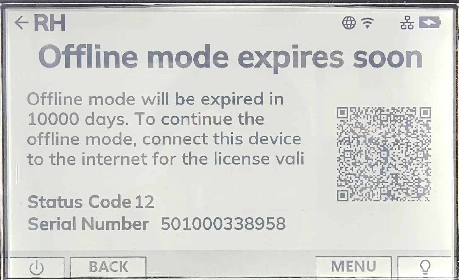 A device screen shows "Offline mode expires soon," with details about it expiring in 10000 days, a prompt to connect to the internet for license validation, a QR code, Status Code 12, and Serial Number 501000338958.