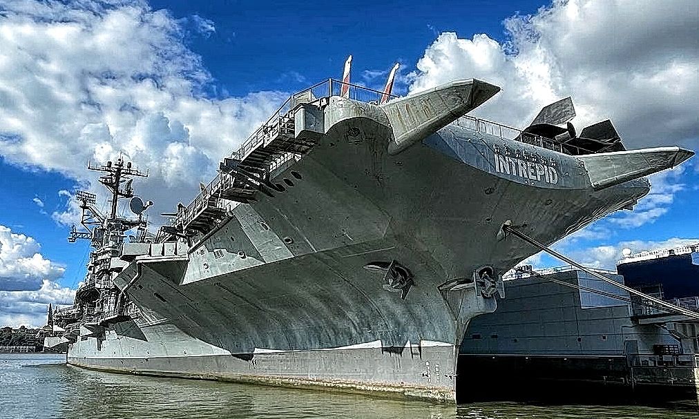英特雷皮德號航空母艦博物館
