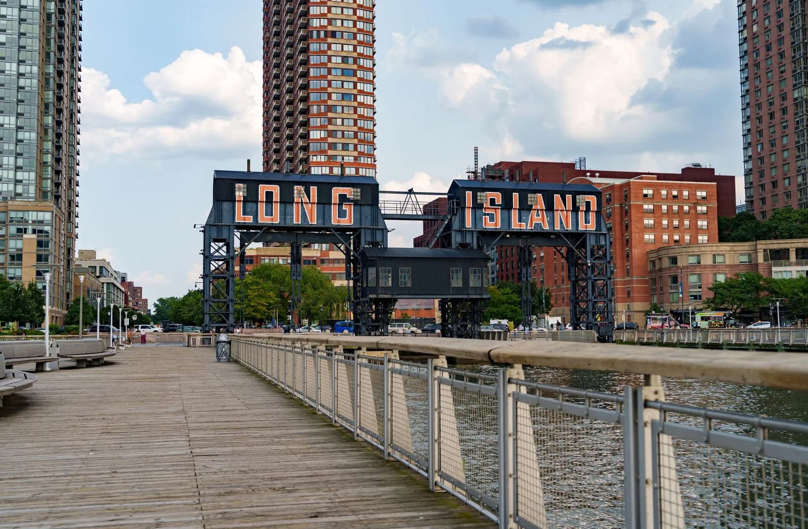 長島市,盡頭的中城夜景 Long Island City