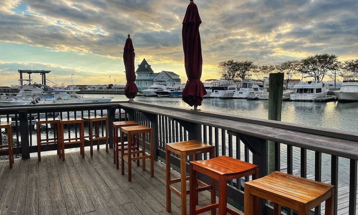 Beach Creek Oyster Bar & Grill