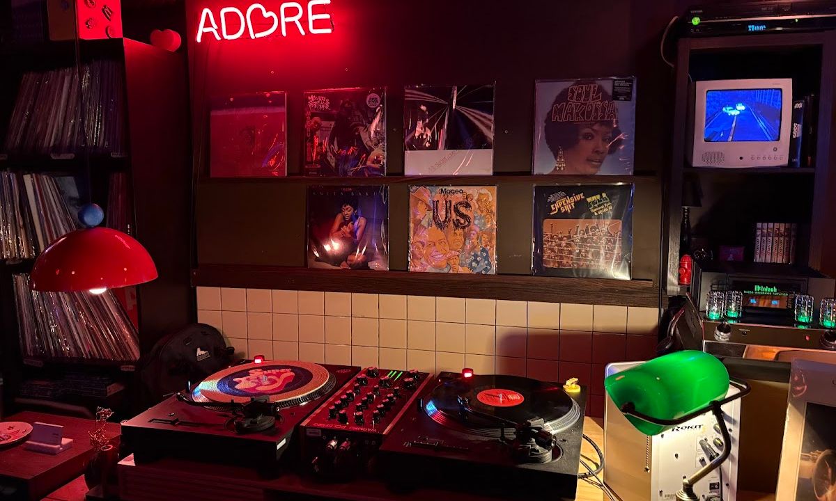 Adore