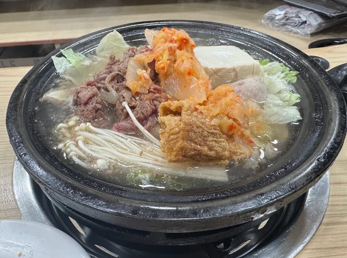 鍋控必吃的石頭小火鍋 – 天喜迷你火鍋