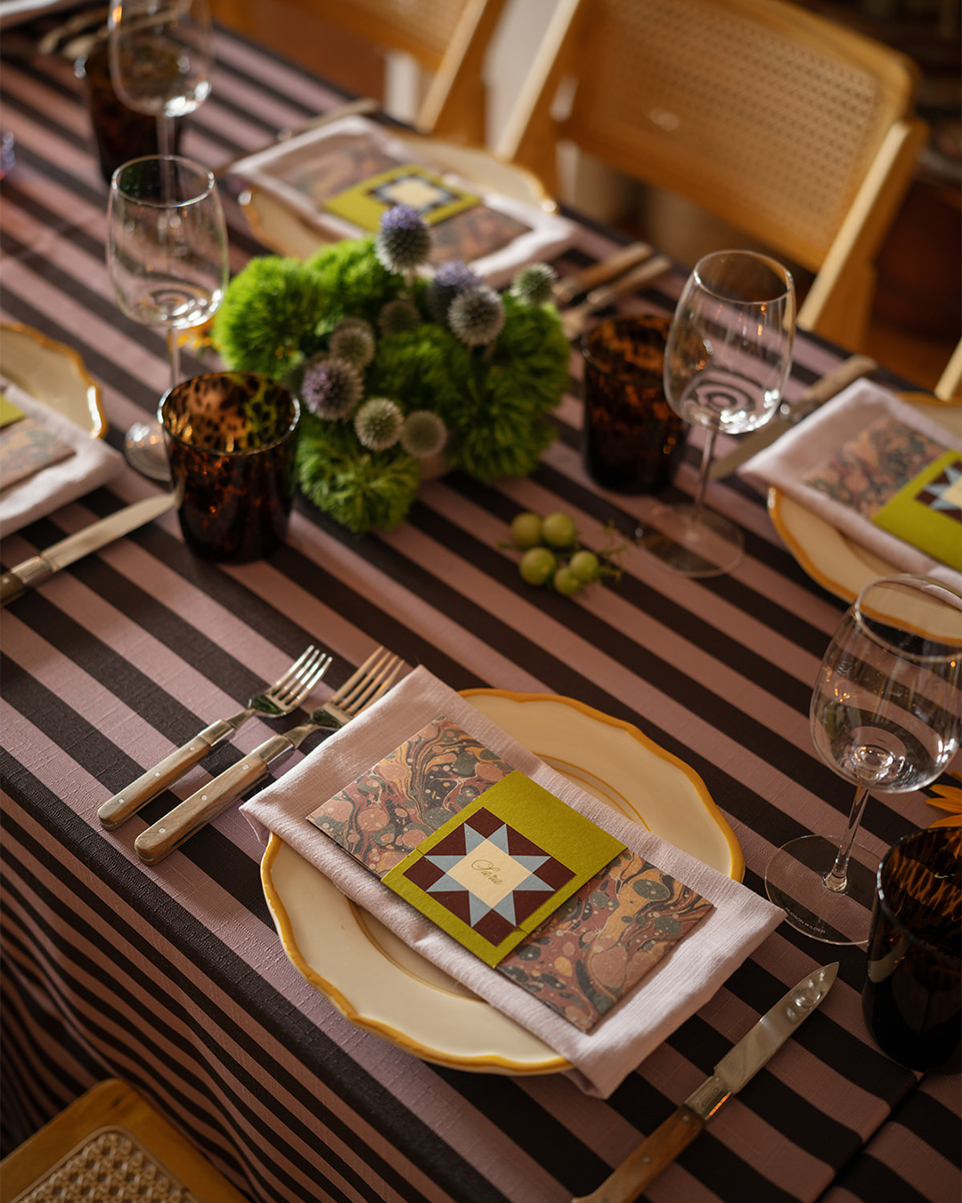 Chocolate Mauve Julienne linen tablescape