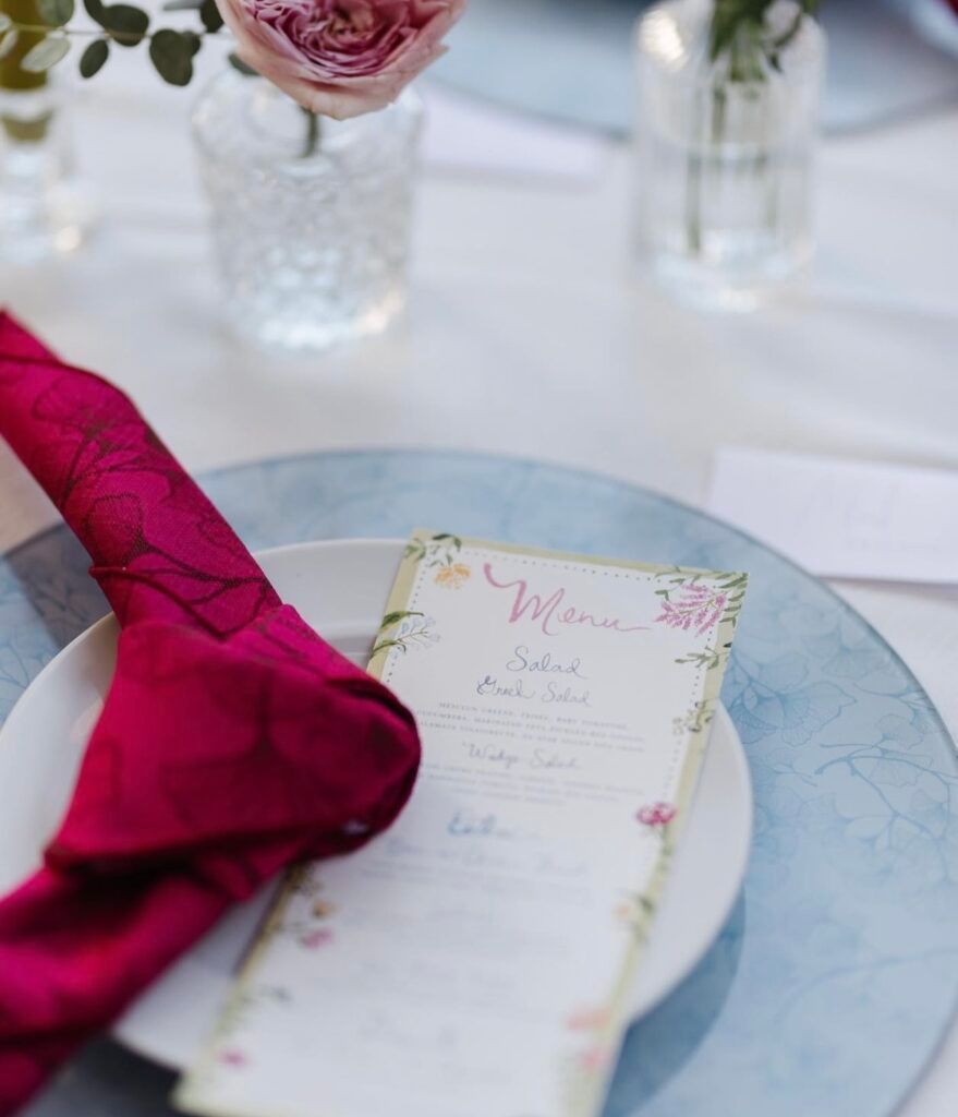 Hot Pink Gingko linen on tablescape