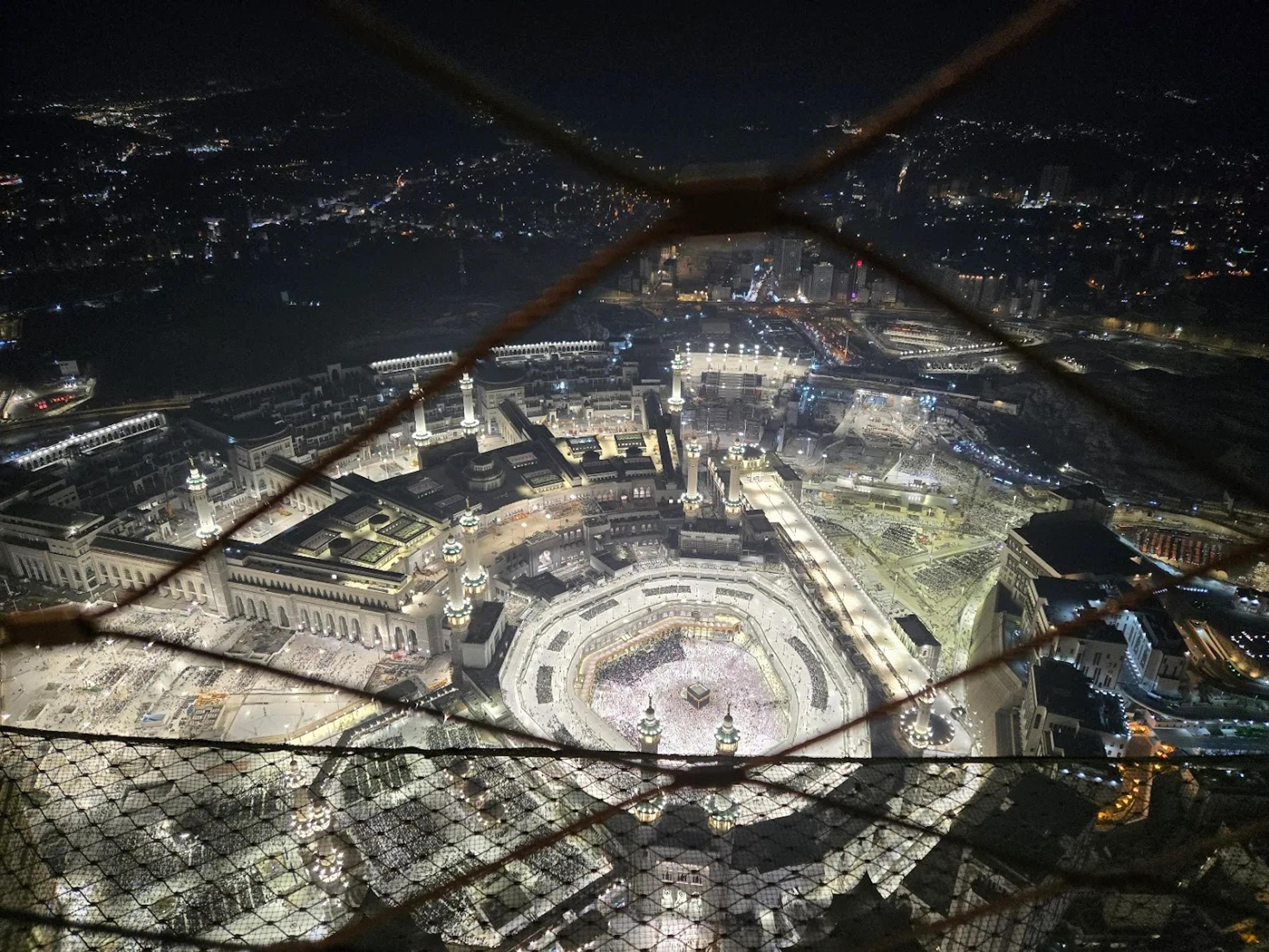 Vue du Haram le soir depuis la tour de l’horloge