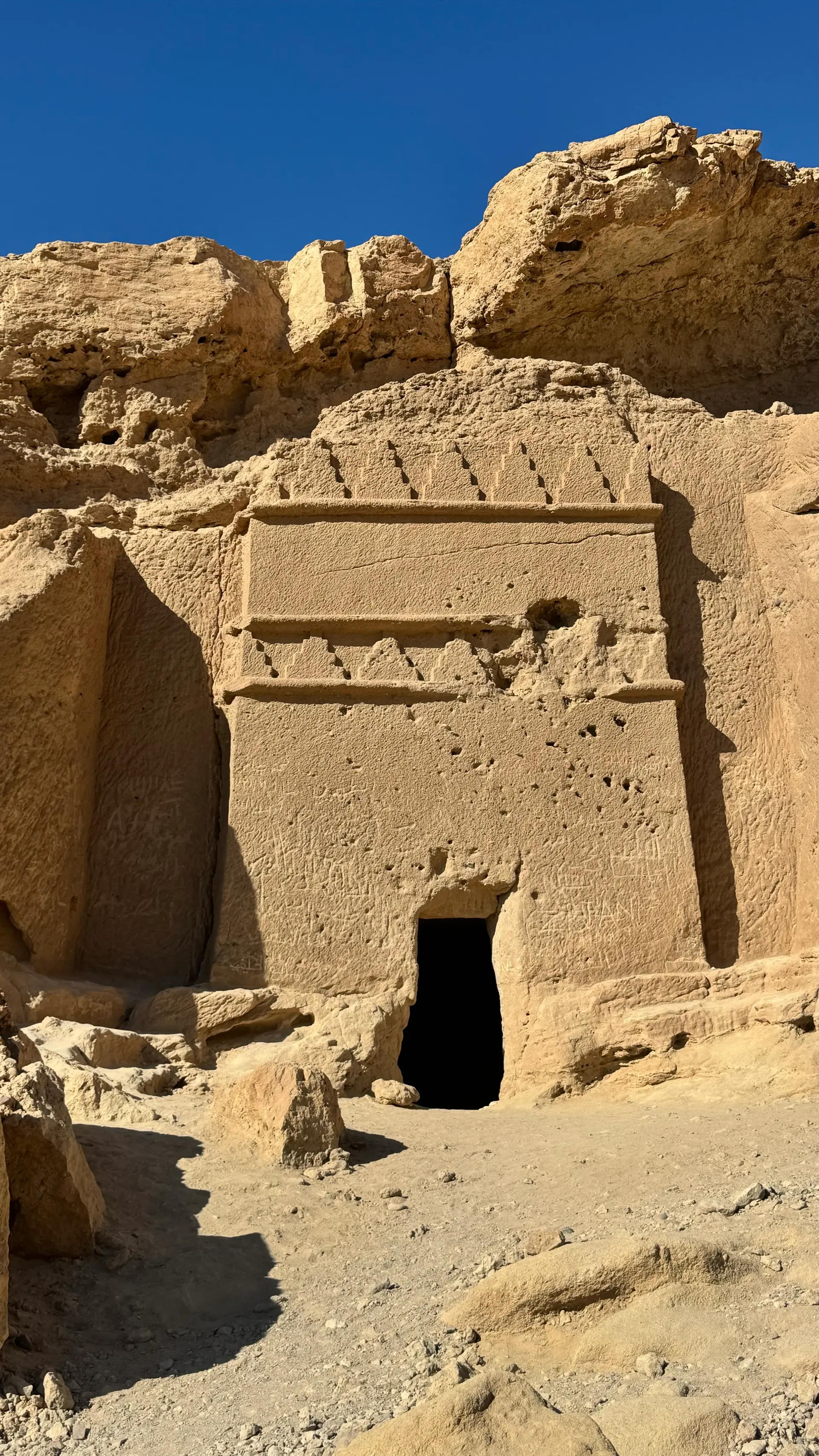 A tour of the Caves of Shu'ayb in Midian – NEOM – Hisma Mountains