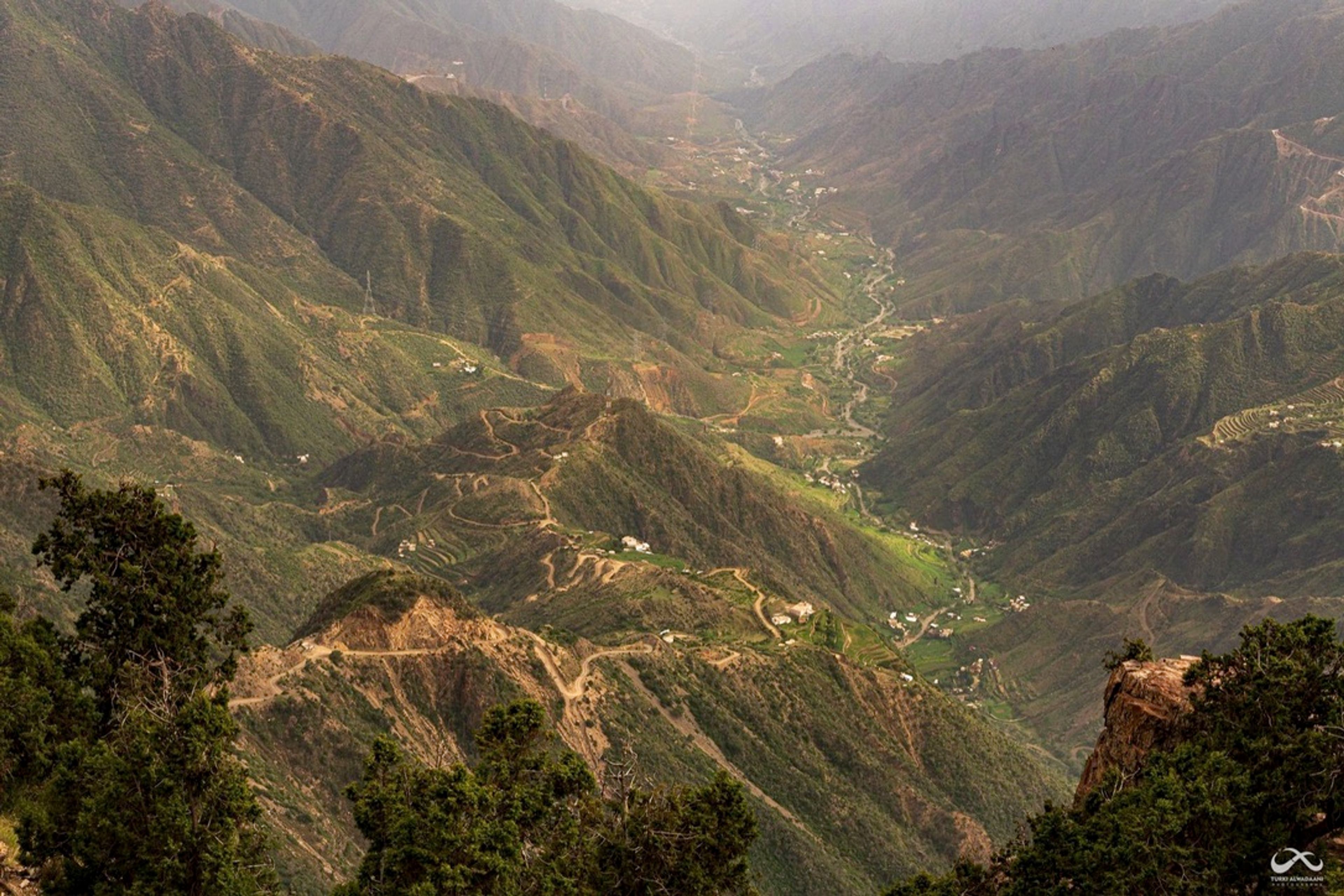 جولة وسط الأجواء الجبلية في ابها