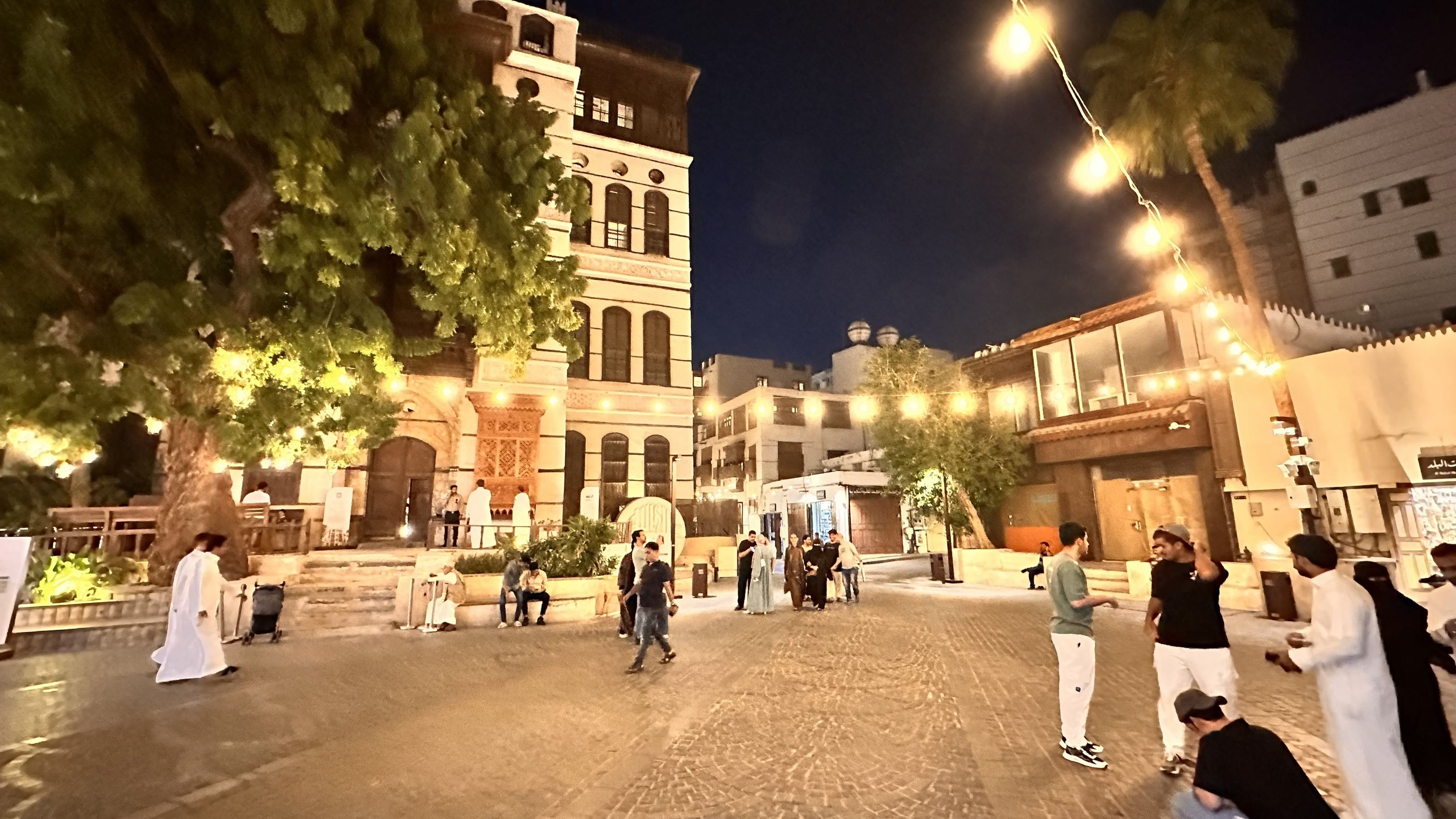 Le quartier historique de Djeddah le soir