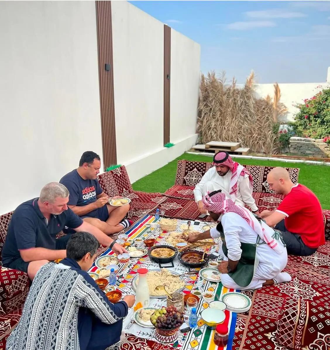 تجربة طهي مباشر في مجلس العساس