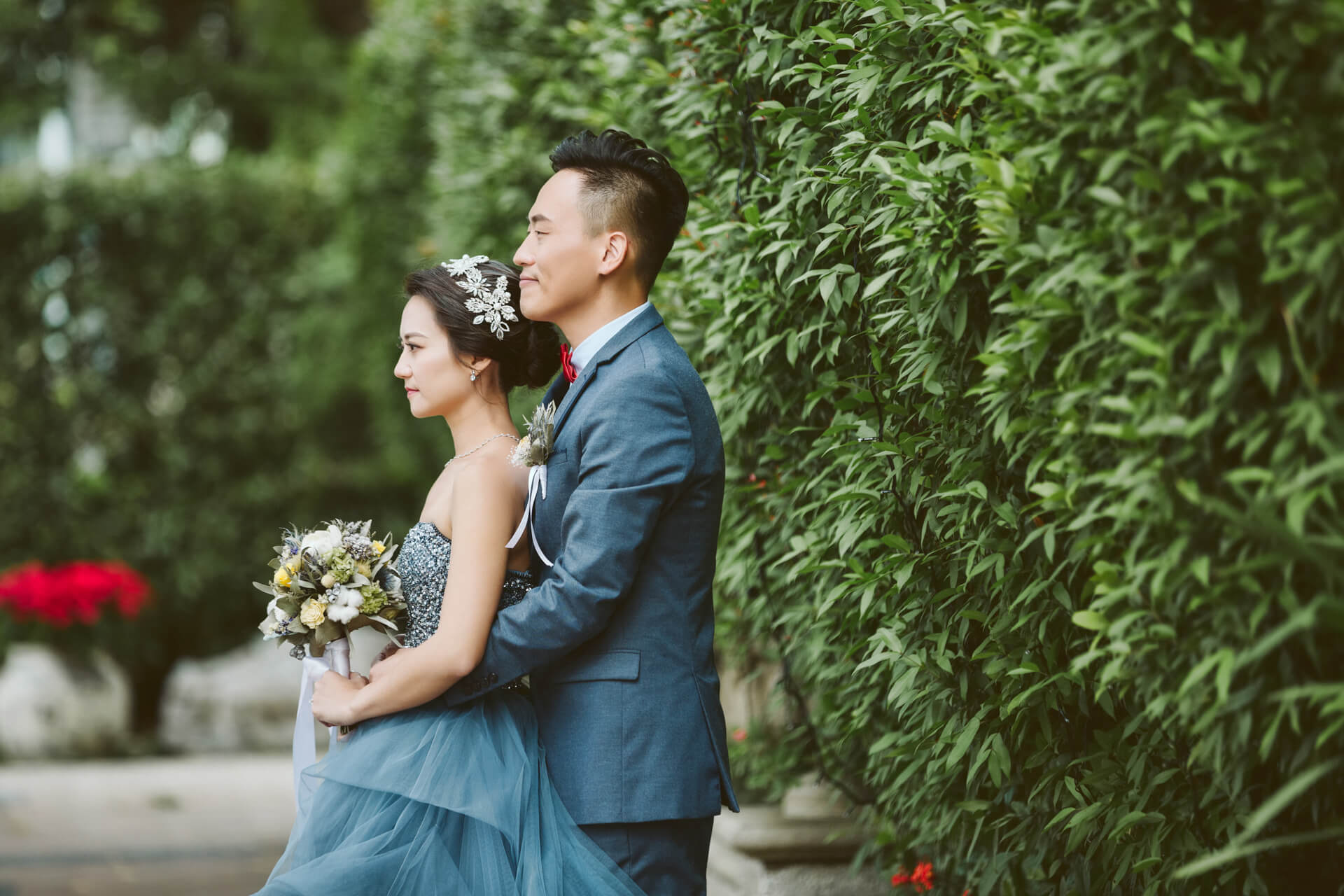台北維多麗亞酒店婚禮紀錄：Mike & Ivy 在紅磚古堡與池畔綠意下的電影感盛宴