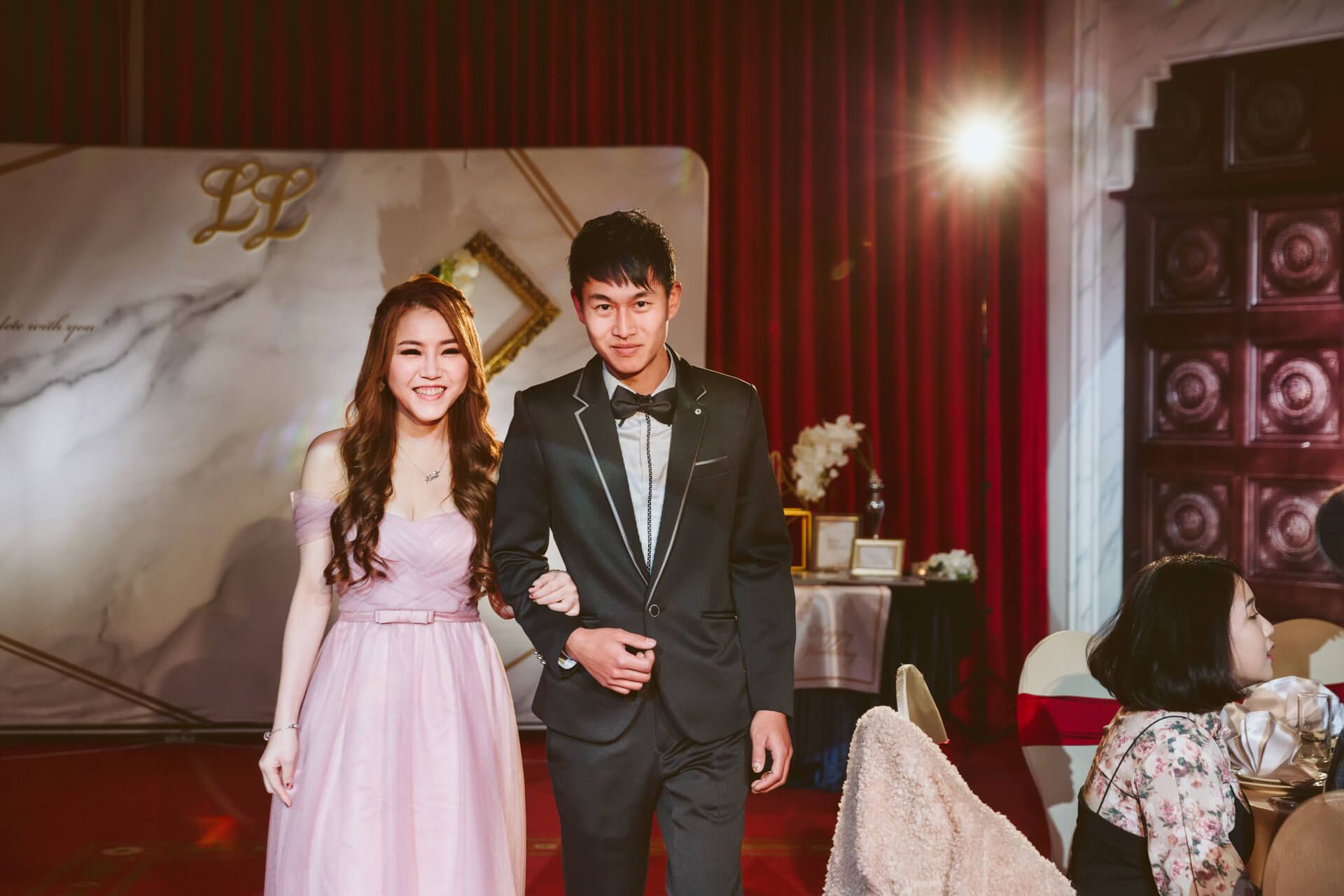 新北囍宴軒新板館婚禮紀錄：Eric & Elsa 在板橋核心綻放的輕奢愛情故事