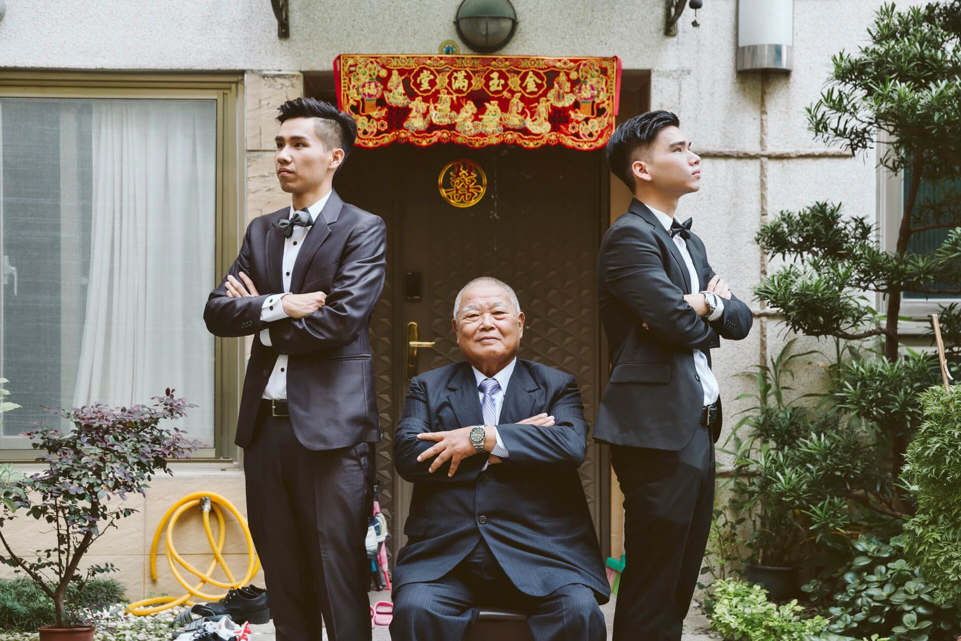 中和華漾大飯店婚禮紀錄：Johnson & Sunny 在璀璨水晶燈廳房下的摩登愛情故事
