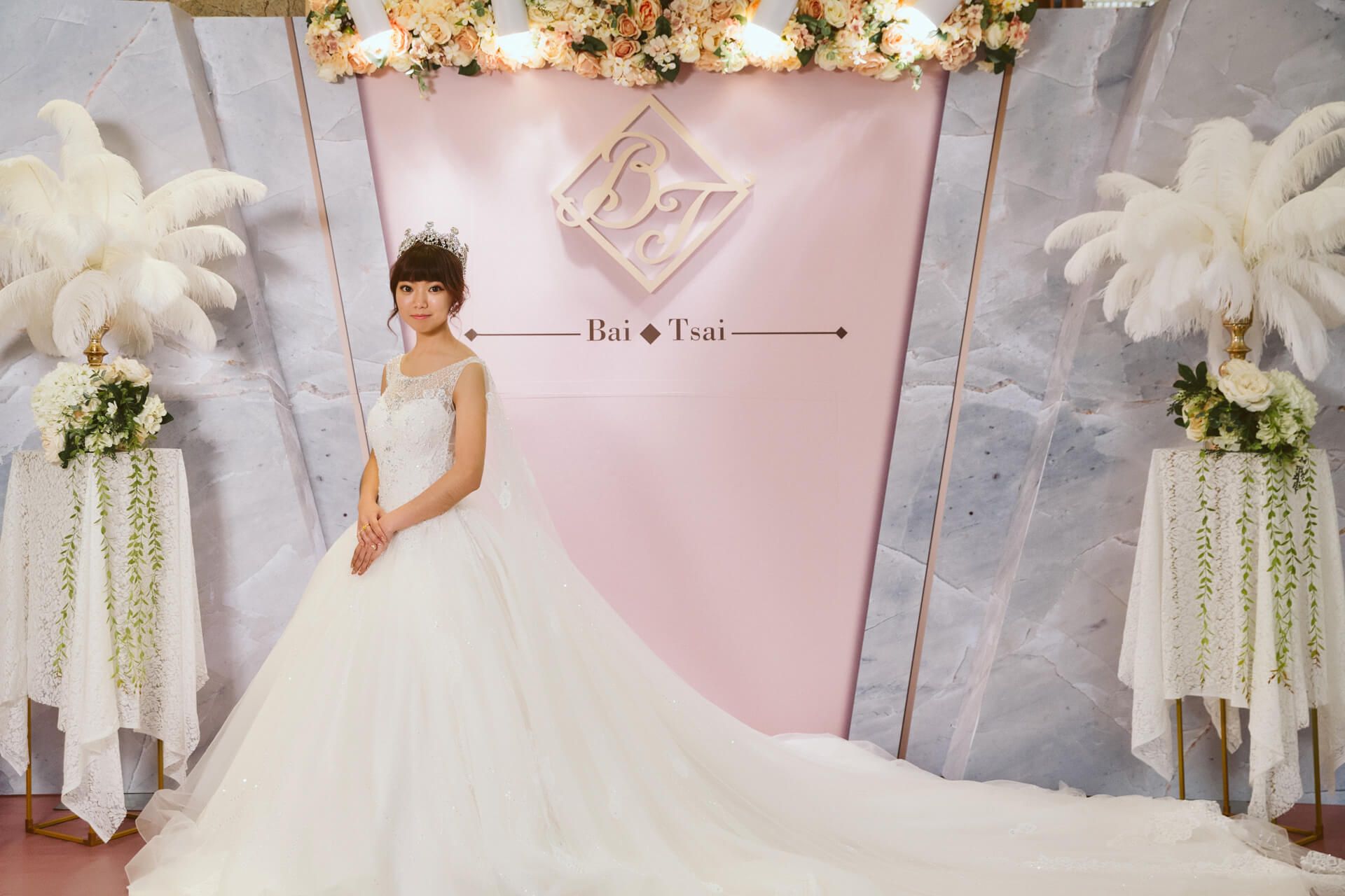 台中海港城國際宴會廳婚禮紀錄：Wei & Yi 在華麗百坪殿堂的璀璨幸福盛宴