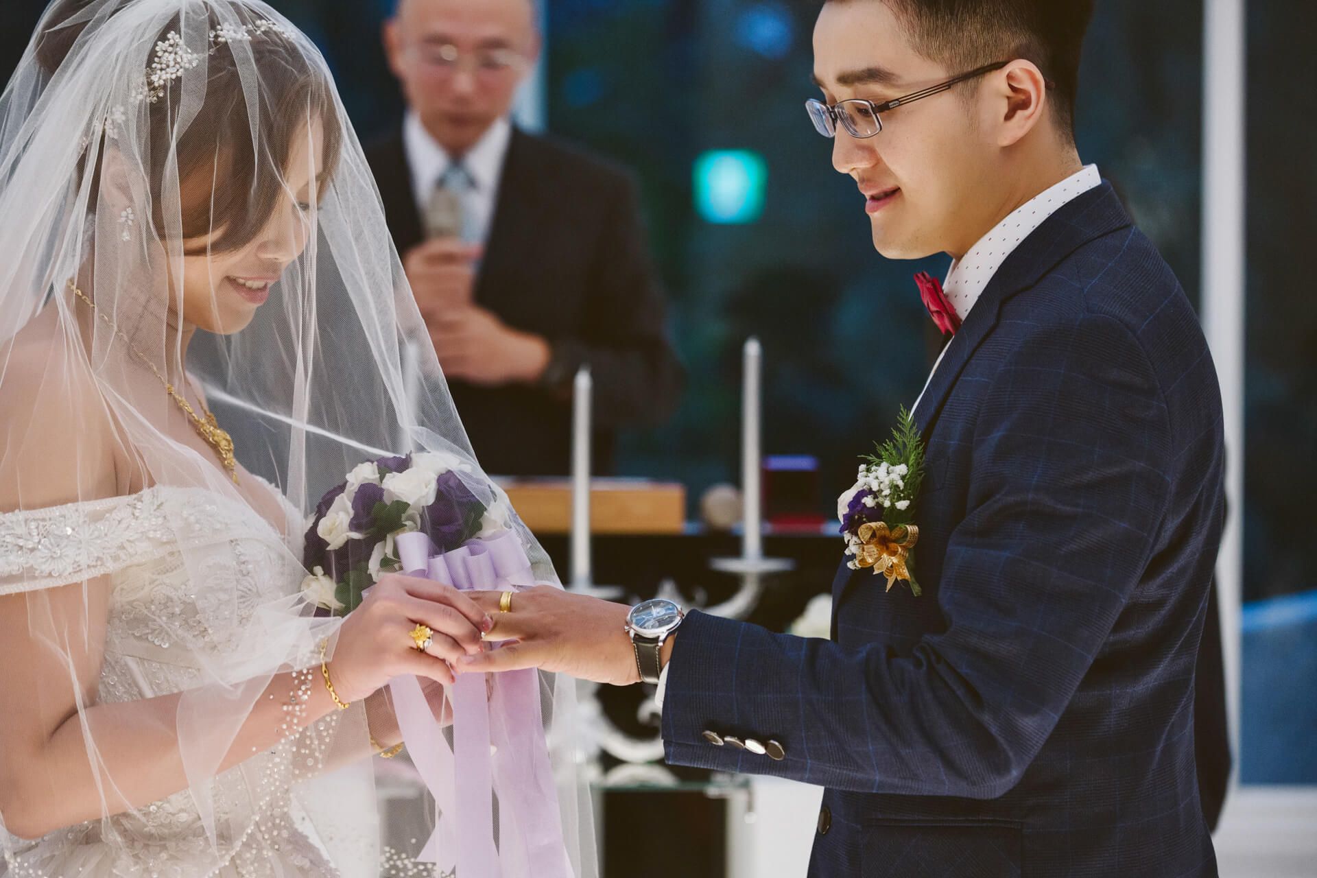 香格里拉冬山河渡假飯店婚禮紀錄：Peter & Hannah 在永恆水教堂與夜空煙火下的夢幻史詩章節