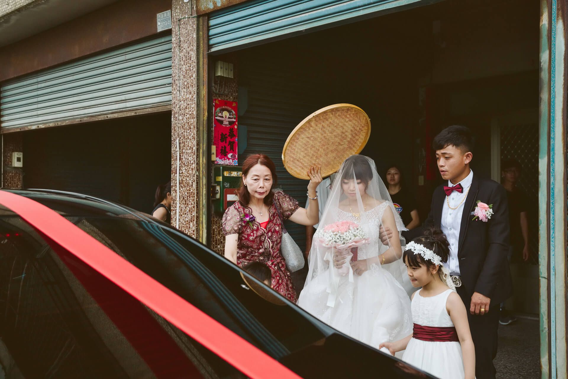 台中海港城國際宴會廳婚禮紀錄：Wei & Yi 在華麗百坪殿堂的璀璨幸福盛宴