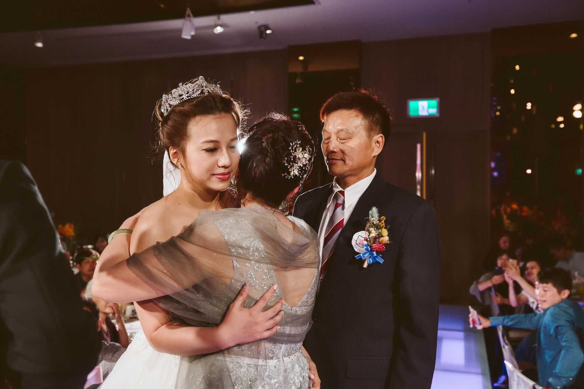 新莊典華婚禮紀錄：Roger & Pei 在璀璨殿堂裡凝聚家族至親的永恆章節