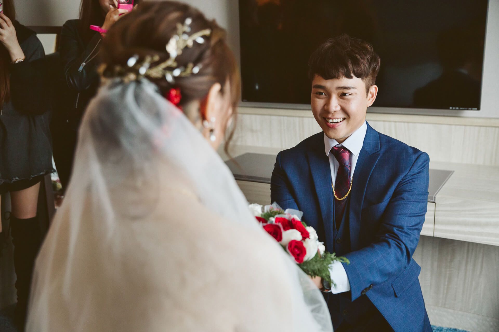 新北囍宴軒新板館婚禮紀錄：Eric & Elsa 在板橋核心綻放的輕奢愛情故事